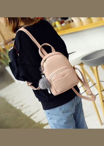 Женский мини рюкзачок с меховым брелком маленький рюкзак эко кожа Розовый No Brand (301083261)