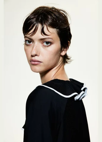 Черное платье H&M однотонное