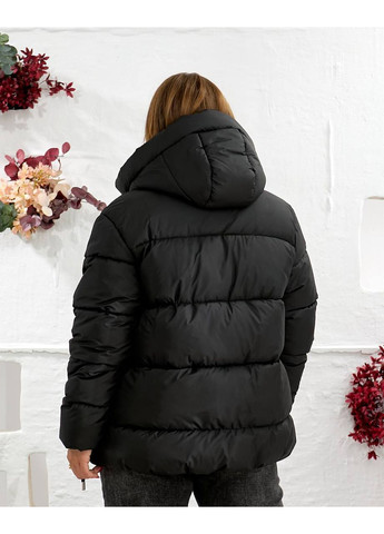Чорна зимня куртка жіноча KaraMix