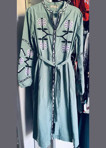 Зеленое платье зеленое с вышивкой No Brand с орнаментом