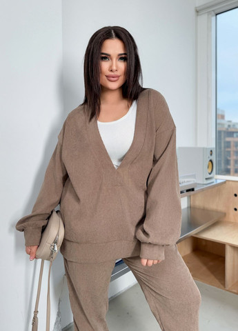 Костюм женский оверсайз из микровельвета (лонгслив + джоггеры) No Brand (330527145)