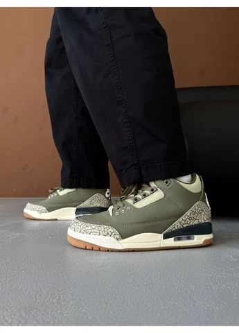 Зелені кросівки чоловічі nike air jordan 3 retro medium olive найк аір джордан зелені демісезон No Brand