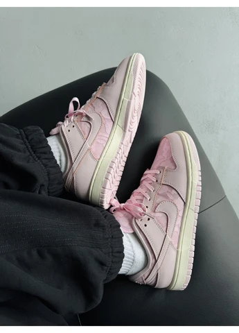 Рожеві кросівки чоловічі nike dunk low wmns lace pack/regal pink найк данк рожеві демісезон No Brand