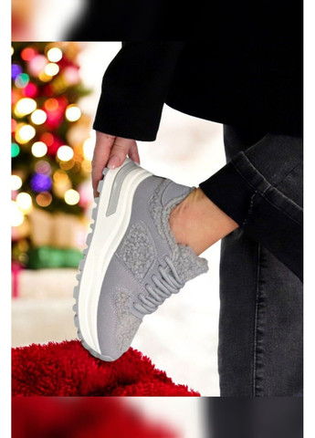 Женские серые кроссовки зимние с мехом тедди тёплые на шнуровке с белой подошвой Viki кросівки серые зима (369339864)