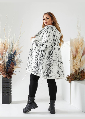 Белое демисезонное Пальто из альпаки с анималистическим принтом. KVAN