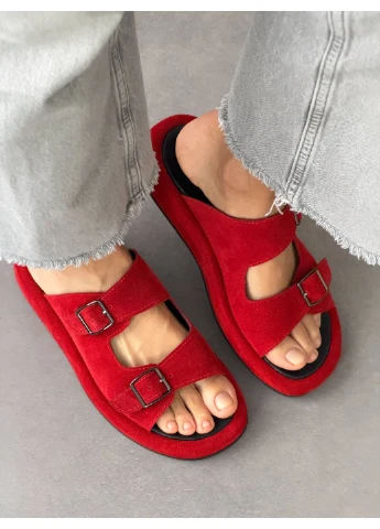Красные замшевые шлепанцы No Brand