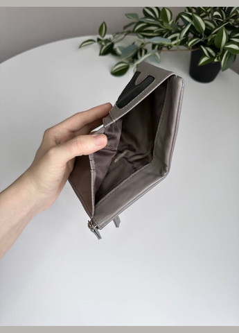 Жіночий гаманець з екошкіри на магніті середнього розміру Saralyn (296660704)