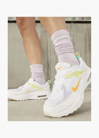 Кросівки жіночі Air Max Bliss Next Nature White FJ4741-100 Nike білі (335012257)