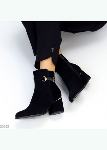 Чорні жіночі замшеві черевики демісезонні, ошатні чорні ботильйони, каблук 7 см, купити No Brand