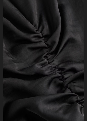 Чорна кежуал атласна сукня максі H&M однотонна