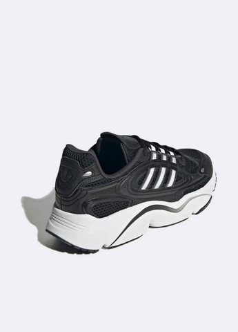 Чорно-білі кросівки ozmillen adidas