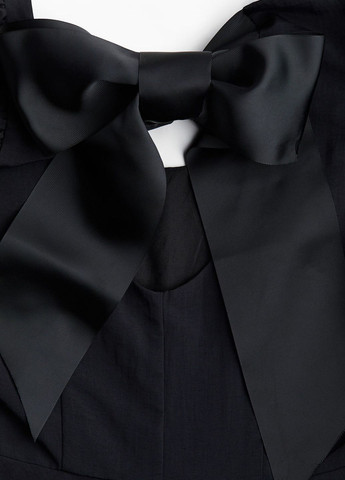 Черное платье H&M однотонное