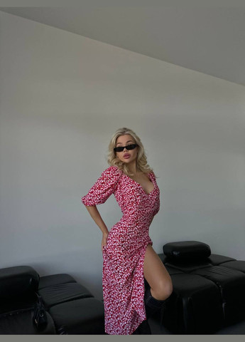 Червона красива літня червона сукня в квітковому принті з якісного софту, сукня з коротким рукавом та відкритим декольте No Brand