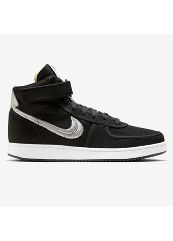 Черные демисезонные кроссовки Nike