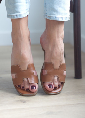 Коричневые шлепанцы женские из натуральной кожи Zlett