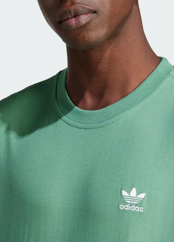 Зеленая футболка trefoil essentials adidas