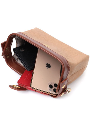 Стильний клатч із цікавою клямкою з натуральної шкіри бежевий 19,5х10х5,5 см 22423 Vintage (329197653)