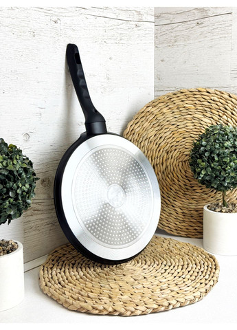 Сковорода для млинців 28 см Black Space IN2028BS Intrendo (365751035)