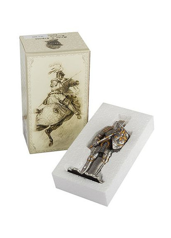 Статуэтка оловянная Воин с секирой 10 см 1903535 миниатюра Veronese (346532433)