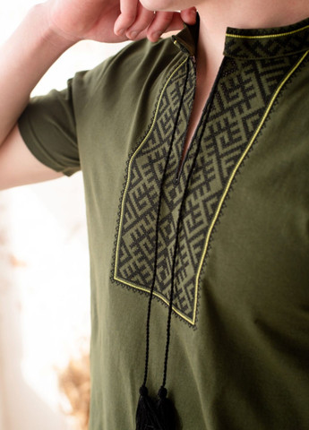 Оливкова футболка Vyshyvanka візерунок українська символіка пряма (330828844)