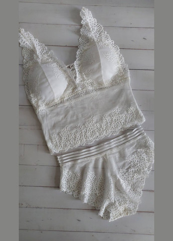 Белый демисезонный комплект нижнего белья удлиненный топ и трусики s/m белый (2-208) New Style