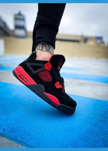 Черные демисезонные кроссовки мужские nike air jordan 4 black red | найк аир джордан 4 черные красные No Brand