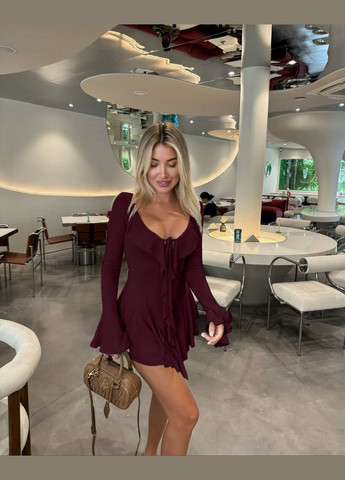 Бордовое повседневный мини платье с воланами и завязками Adelante однотонное