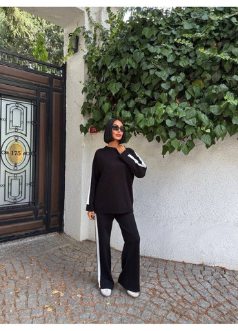 Стильный трикотажный костюм с контрастными лампасами Sobe (370271505)