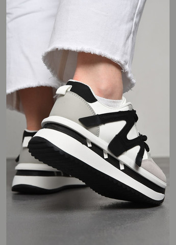 Белые демисезонные кроссовки женские бело-черного цвета на шнуровке Let's Shop