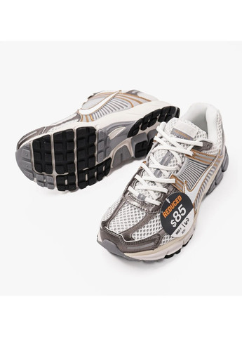 Білі кросівки чоловічі zoom vomero 5 platinum tint running shoe metallic/white Nike