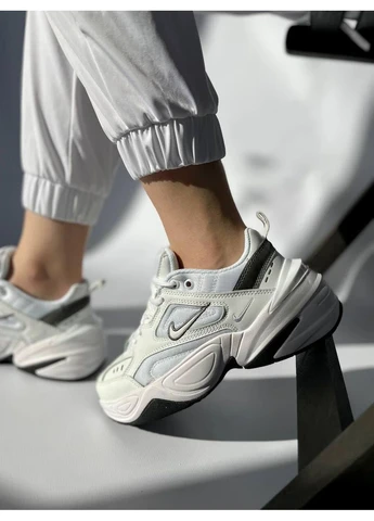 Білі кросівки чоловічі nike m2k tekno essential white black 1 найк м2к текно білі демісезон No Brand