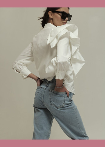 Біла блуза Of White