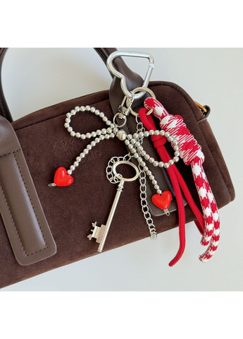 Брелок подвес с металлическим ключиком, бантиком с сердечками и декоративными шнурками на сумку, рюкзак или ключи. B&S (368827093)