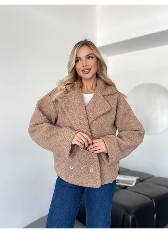 Бежевая зимняя женская короткая шуба-куртка из букле Fashion