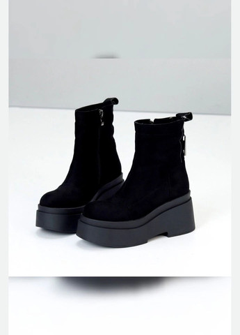 Зимние женские зимние черные ботинки сапоги из эко-замши на танкетке с мехом для зимы Viki с молнией из искусственной замши