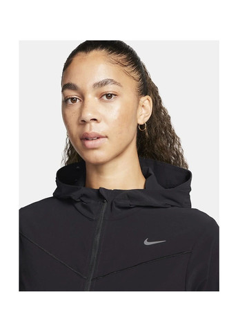 Черная женская ветровка swift uv black Nike