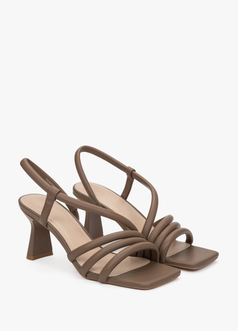 Коричневые босоножки, цвет коричневый Estro