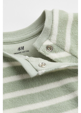 Комбинированный демисезонный комплект (футболка, шорты) H&M