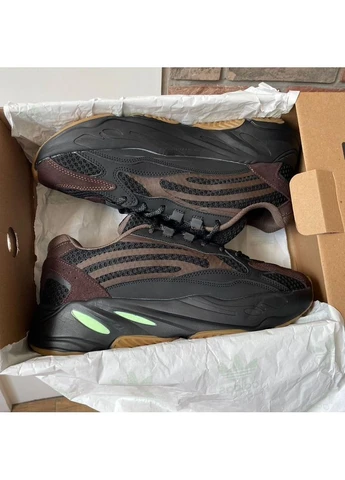 Коричневі літні кросівки adidas yeezy boost 700 v2 no logo brown адідас ізі буст коричневі No Brand