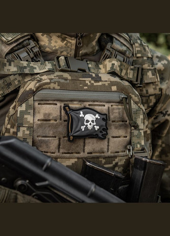 Нашивка Веселий Роджер PVC Black M-TAC (315047416)