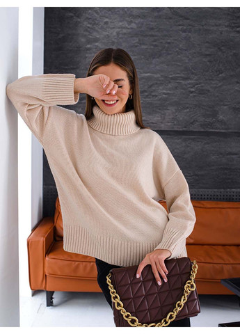 Пудровый демисезонный свитер свободный женский SVTR