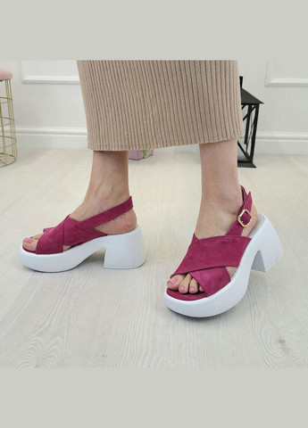 Фуксия босоножки женские замшевые на широком каблуке.. 39 размер Vasha para