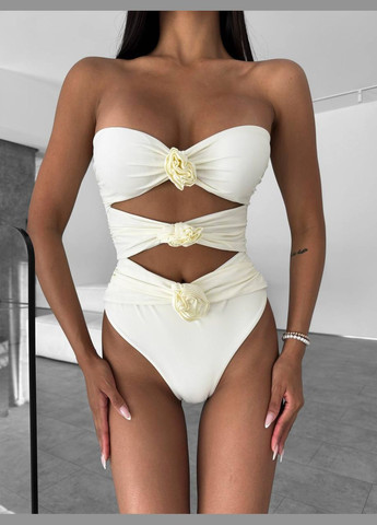 Молочный цельный женский купальник с формованным верхом бандо Simply sexy