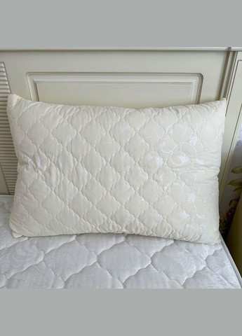 Подушка холлофайбер на блискавці 50х70 бежевого кольору NZ3 ODA (316080243)