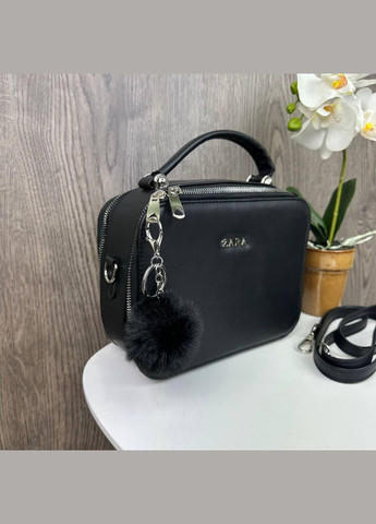 Жіноча міні сумочка з хутряним брелоком, маленька сумка для дівчат із кулькою брелочкою стиль Зара Jacobs (336551958)