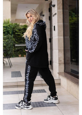 Женский черный спортивный костюм батал штаны кофта на змейке тринитка на флисе леопард серые вставки большой размер Boni Спортивний костюм (365811636)