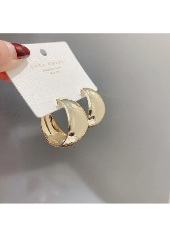 Серьги объемные фактурные золотистые золотистые No Brand (389773155)