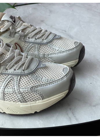 Бежевые демисезонные кроссовки мужские и женские nike runtekk orewood brown light bone | найк рунтекк оревуд бежевые No Brand