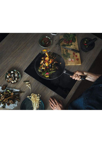 Сковорода Вок Hard Face 28 см Black (1052233) Fiskars (323120562)