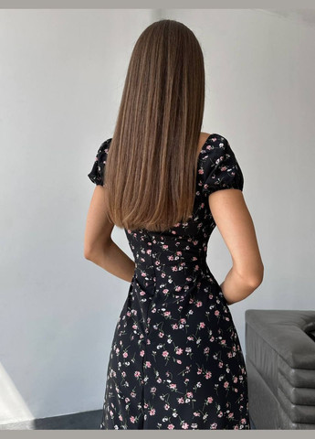 Черное кэжуал платье в цветочный принт с коротким рукавом Adelante с цветочным принтом